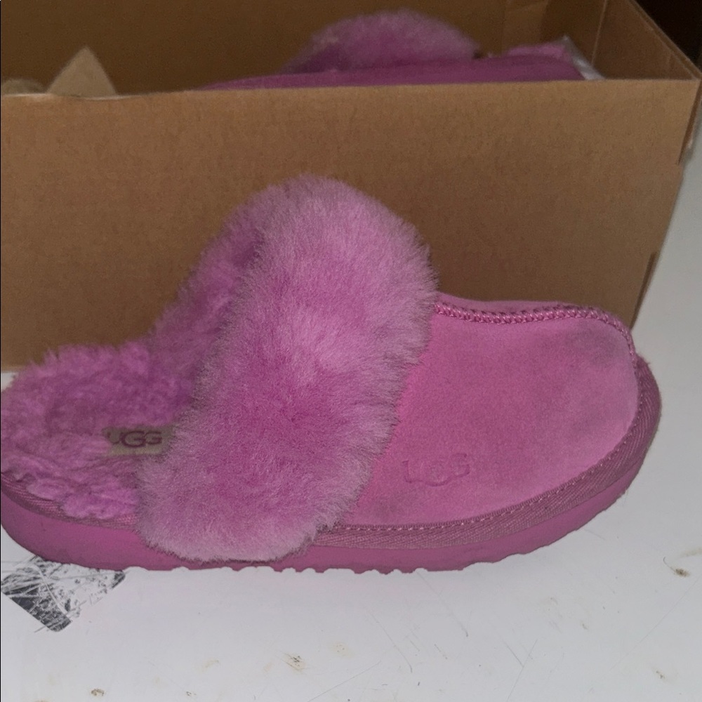 UGG Fuchsia Fluffy Slides